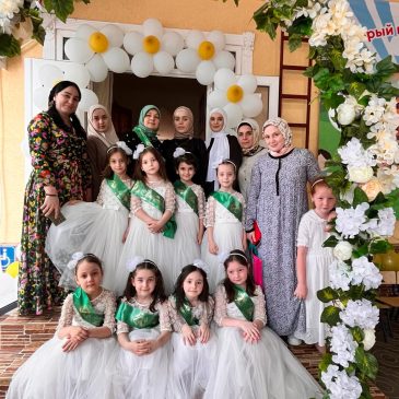 Выпускной в детском саду – одно из самых важных, ярких, запоминающихся событий не только в жизни детей, но и родителей, а также для всего коллектива.